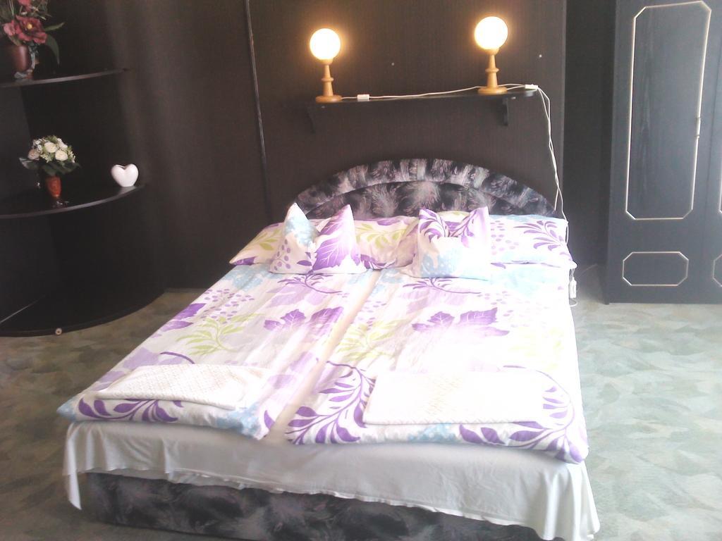 Napfeny Apartment Keszthely Bilik gambar