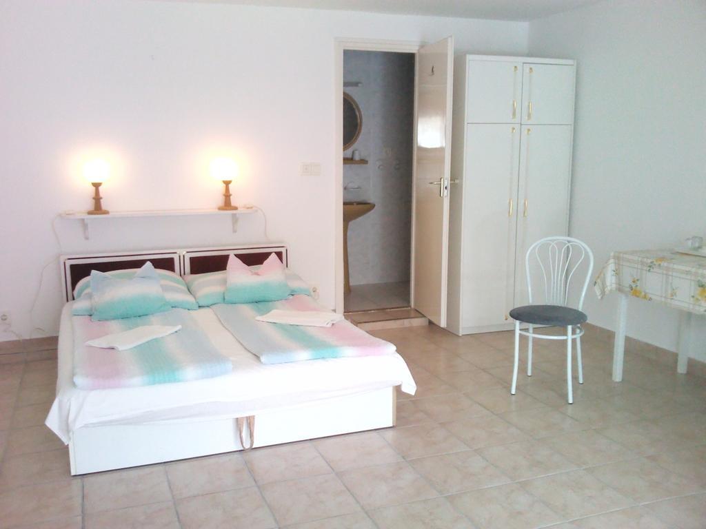 Napfeny Apartment Keszthely Bilik gambar