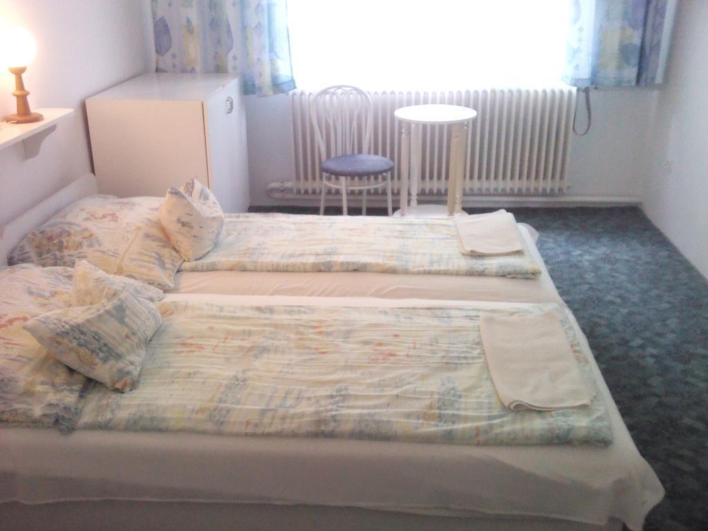 Napfeny Apartment Keszthely Bilik gambar